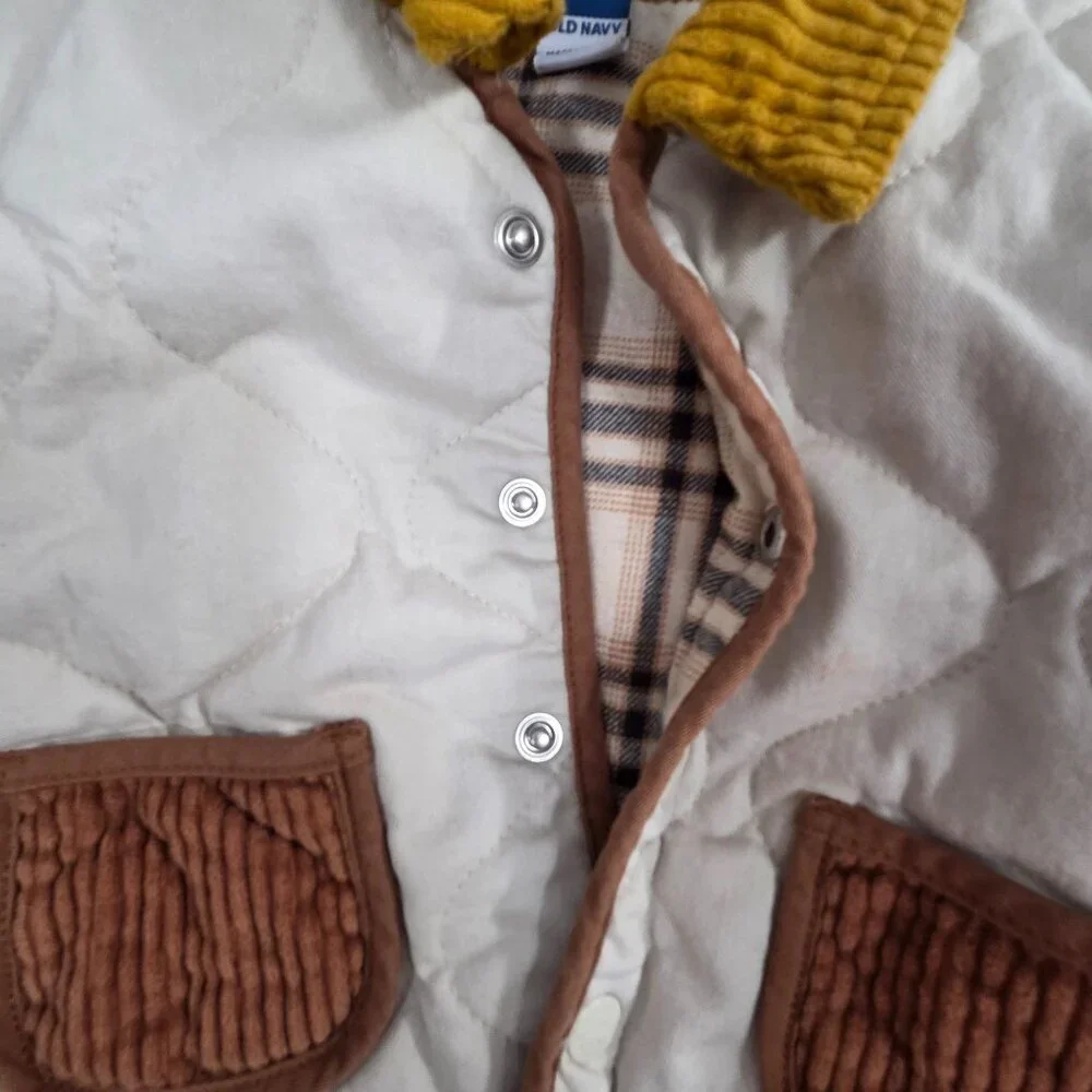 Old Navy Kids Qulited Barn Coat Snap Up Cream Size 6-12 Months
